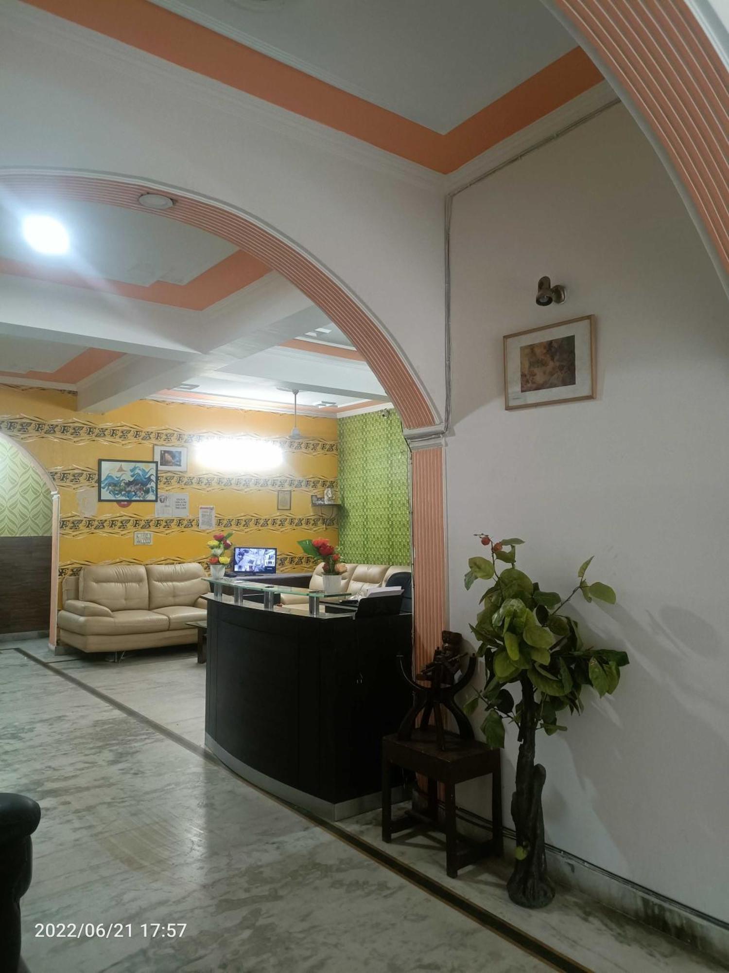 Hotel Oyo Metro View Residency Near Snow World Noida Exterior foto
